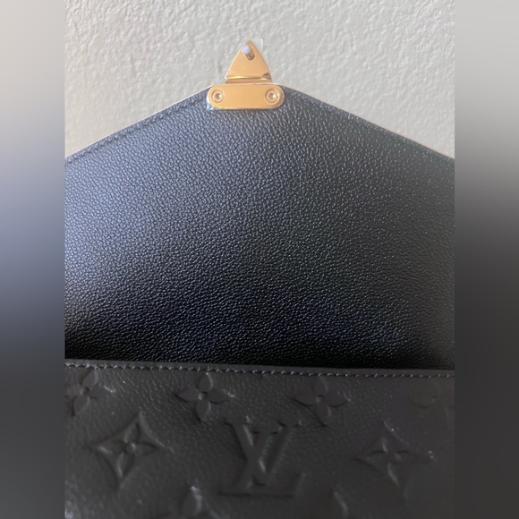 Louis Vuitton Pochette - Picture 5 of 11